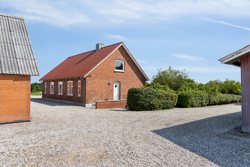 Bramstrupvej 21, Bramstrup, 8370 Hadsten