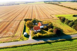 Clausholmvej 332, Voldum, 8370 Hadsten