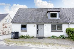 Hoelvej 8, Vissing, 8370 Hadsten