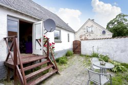 Hoelvej 8, Vissing, 8370 Hadsten