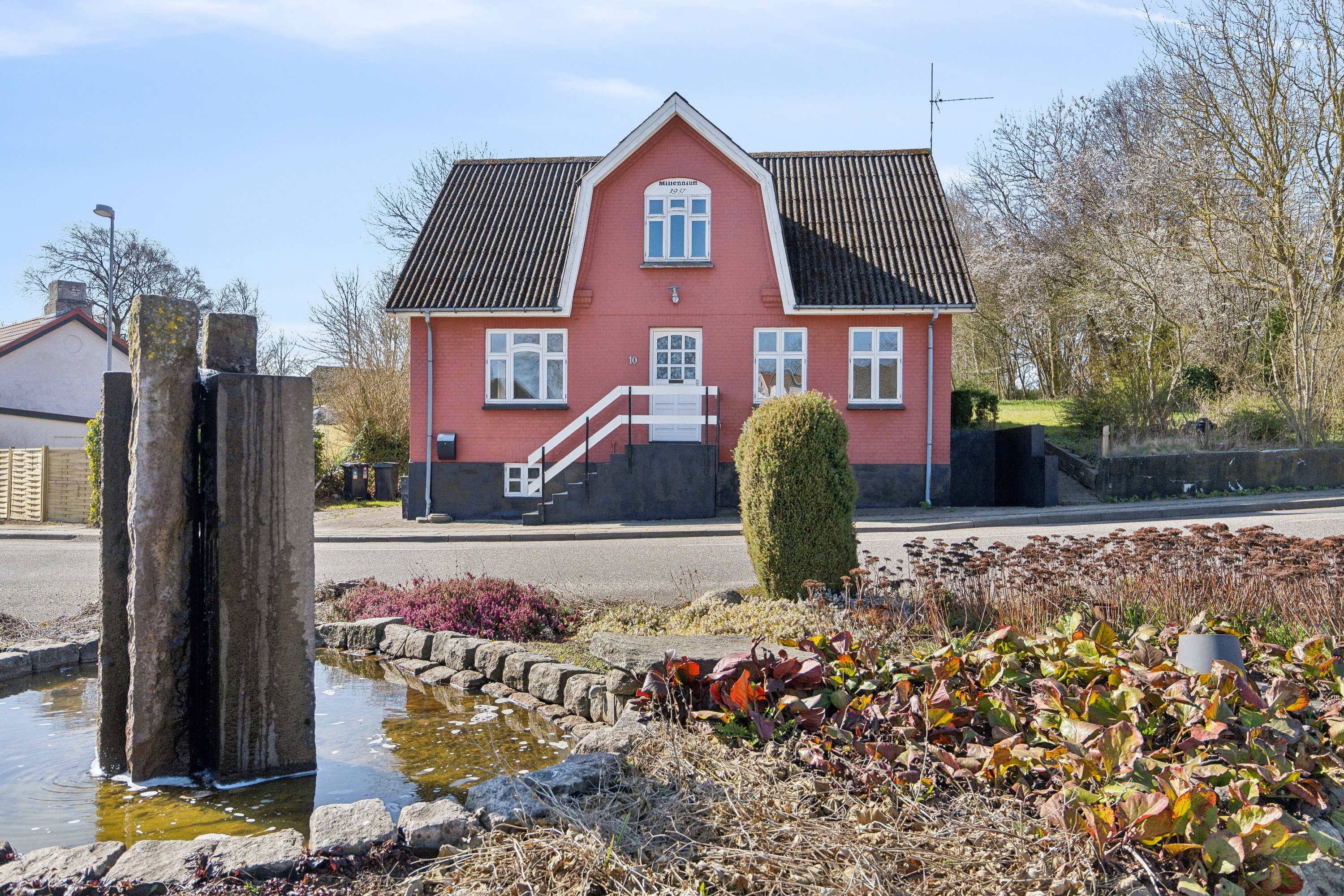 Villa på Veddum Hovedgade 10 9560 Hadsund.