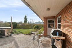 Rødtjørnevej 1, Laurbjerg, 8870 Langå