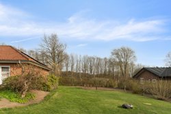 Rødtjørnevej 1, Laurbjerg, 8870 Langå