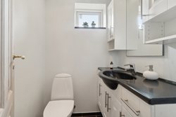 Ebeltoftvej 6, Tåstrup, 8410 Rønde
