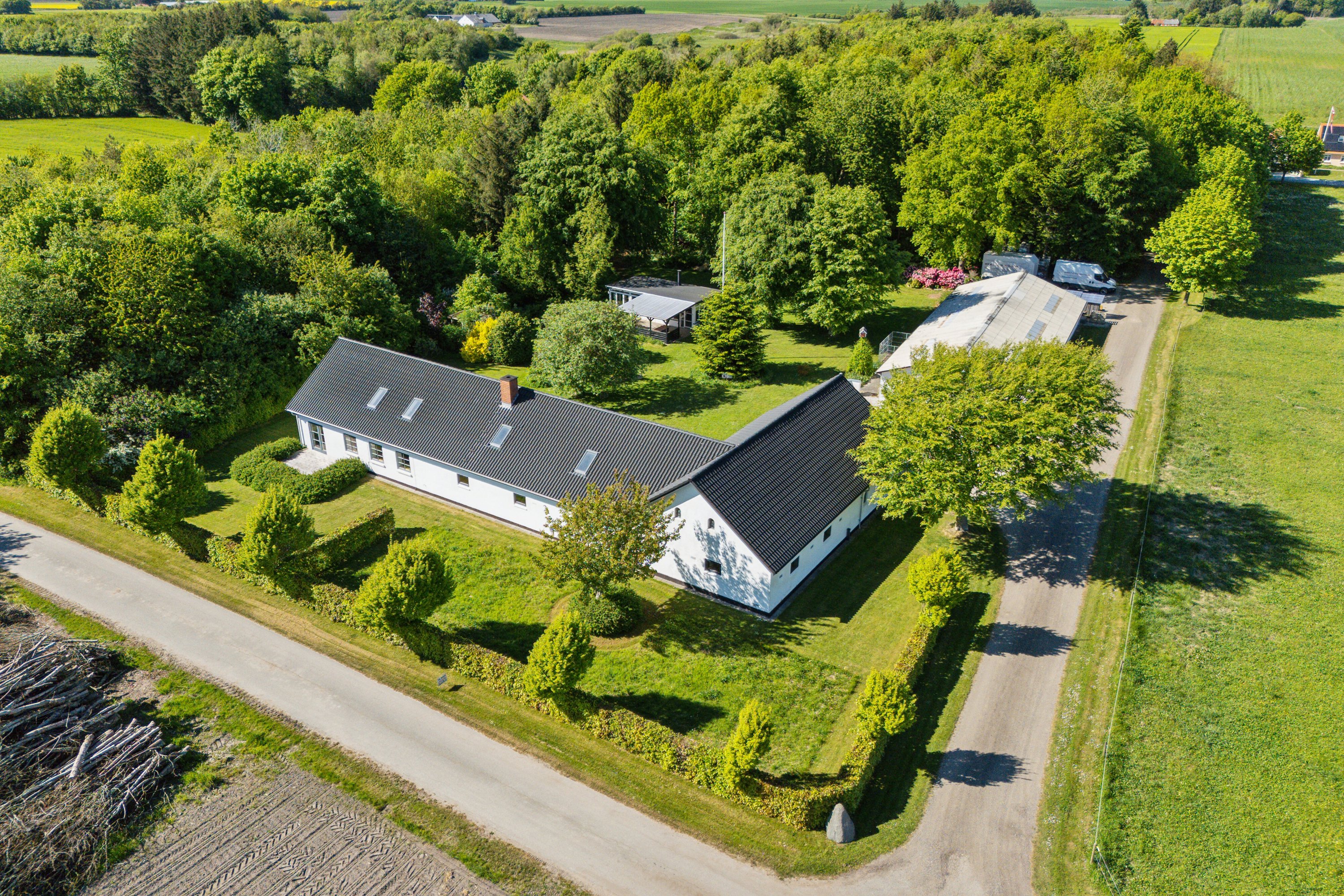 Landejendom på Vejby Sønderhede 46 9760 Vrå.