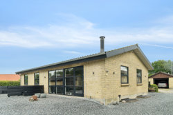 Fladstrupvej 44, Lyngby, 8570 Trustrup