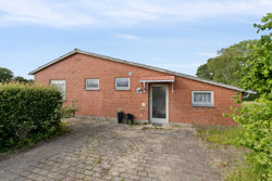 Solsortevej 15, 7441 Bording