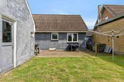 Langgade 15, 8350 Hundslund
