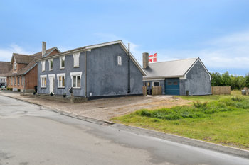 Langgade 15, 8350 Hundslund