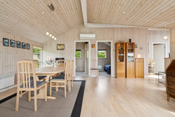 Stenvendervej 4, Følle Strand, 8410 Rønde