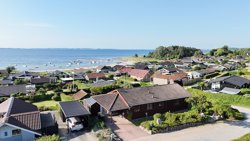 Rørsangervej 2, Følle Strand, 8410 Rønde