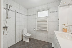 Skovvej 5, Staby, 6990 Ulfborg