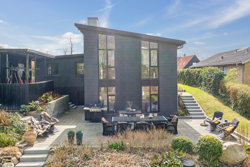 Skolevej 32, 8410 Rønde