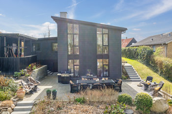 Skolevej 32, 8410 Rønde