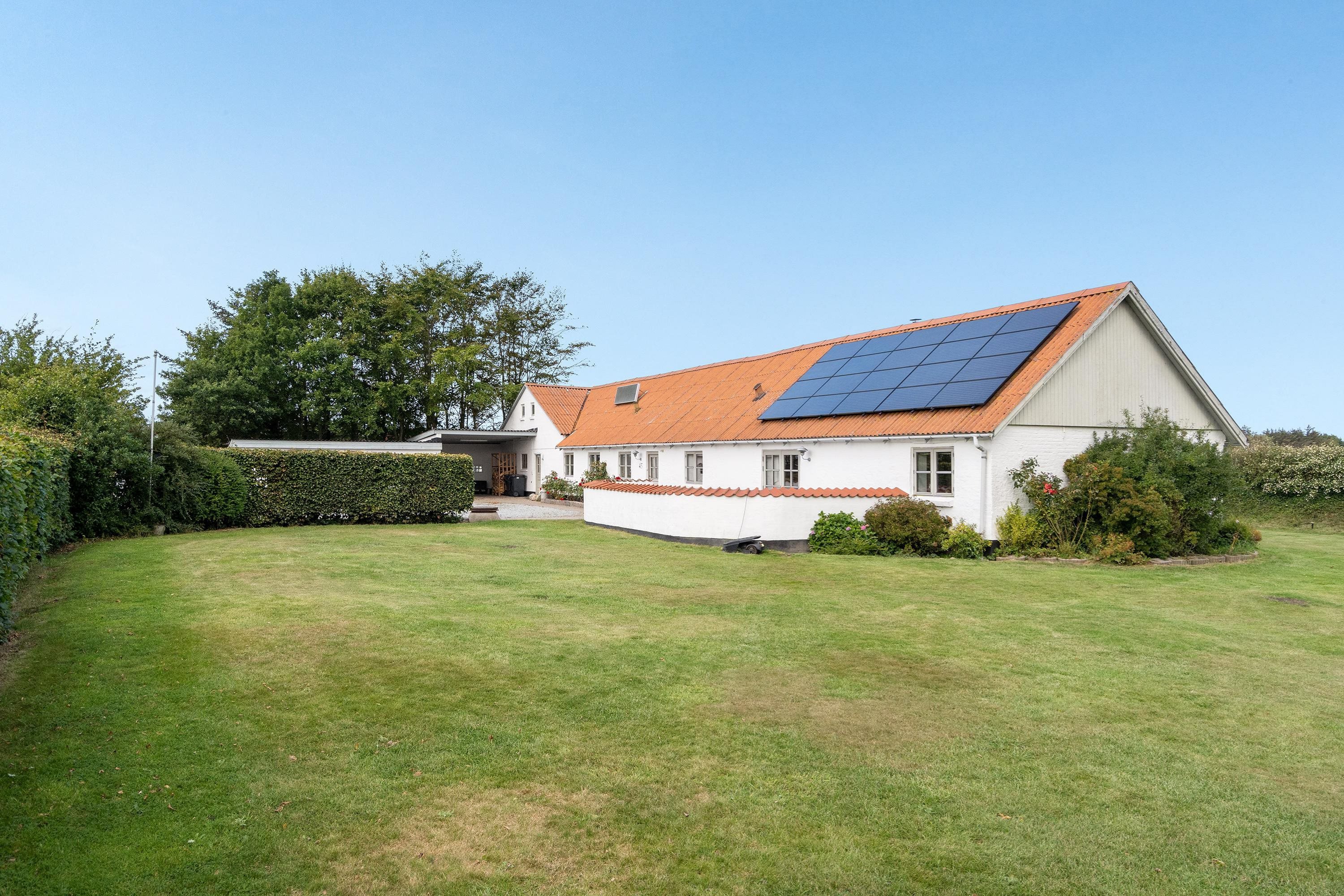 Landejendom på Vittrup Kirkevej 45 9480 Løkken.