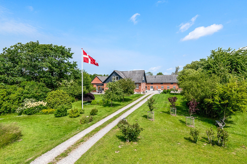 Landejendom på Vestre Tingskovvej 32 8310 Tranbjerg J.