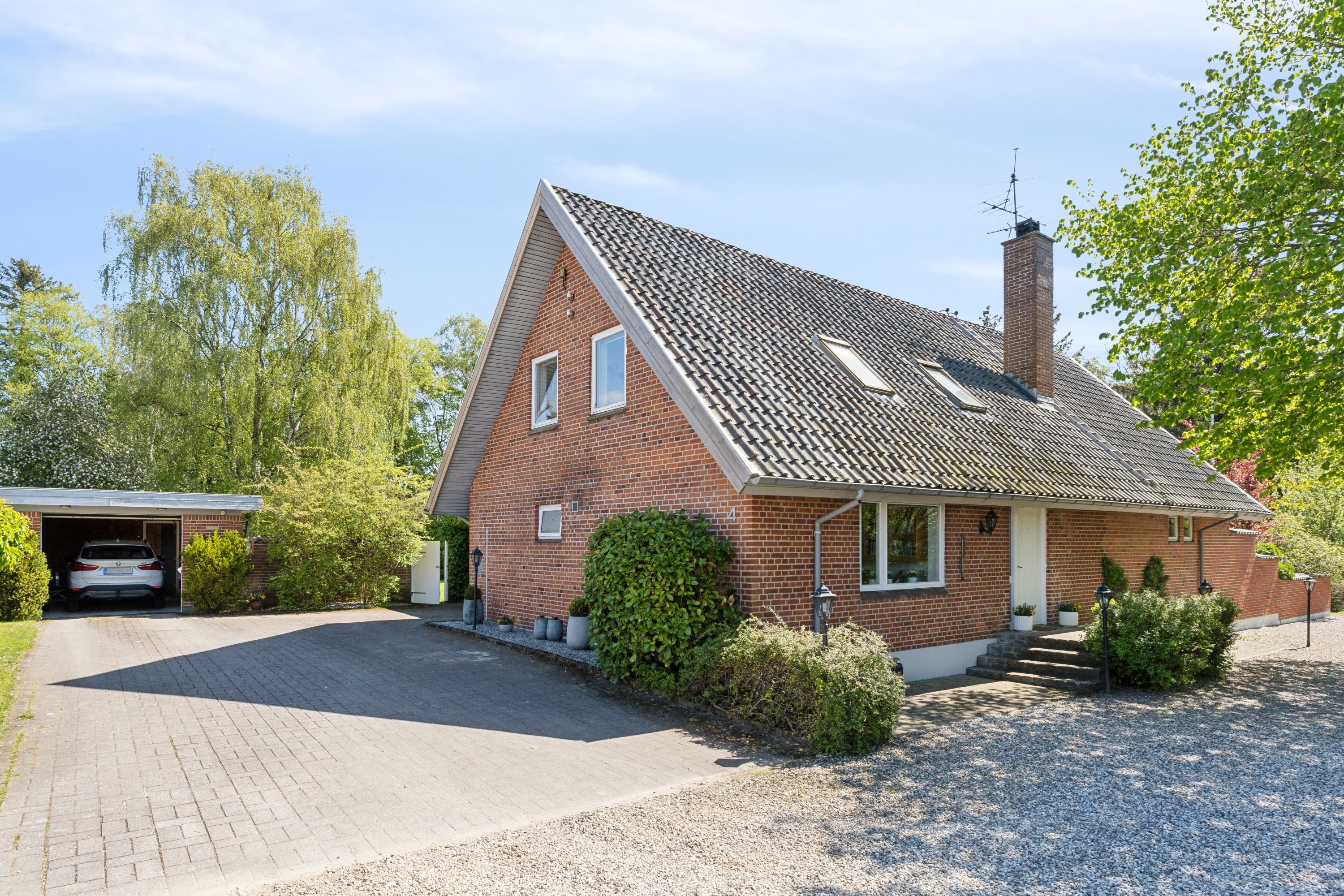 Villa på Damvej 4 8382 Hinnerup.