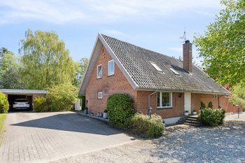 Damvej 4, 8382 Hinnerup