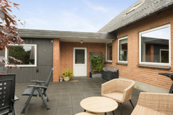 Langgade 5, 8350 Hundslund