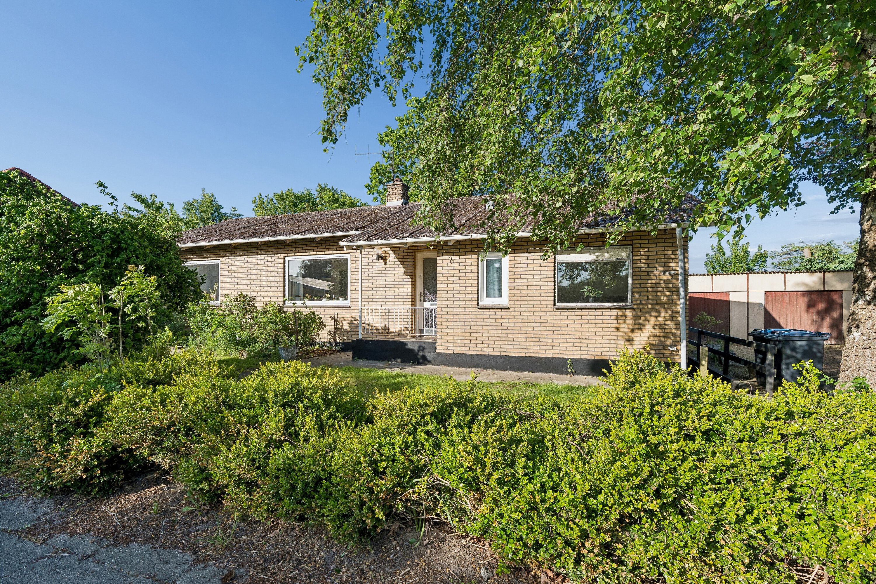 Villa på Hovedgaden 8 6933 Kibæk.
