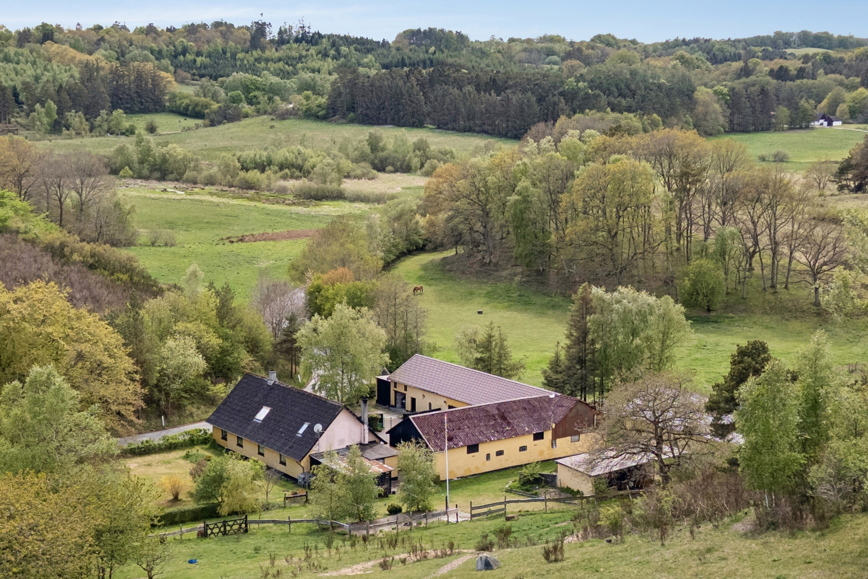 Landejendom på Gl. Kærvej 4 8400 Ebeltoft.