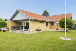 Ahornvej 7, Gærum, 9900 Frederikshavn
