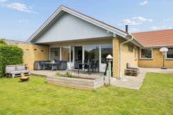Ahornvej 7, Gærum, 9900 Frederikshavn