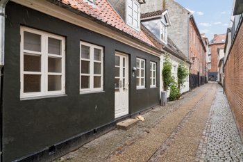 Lille Kirkestræde 4, 8900 Randers C
