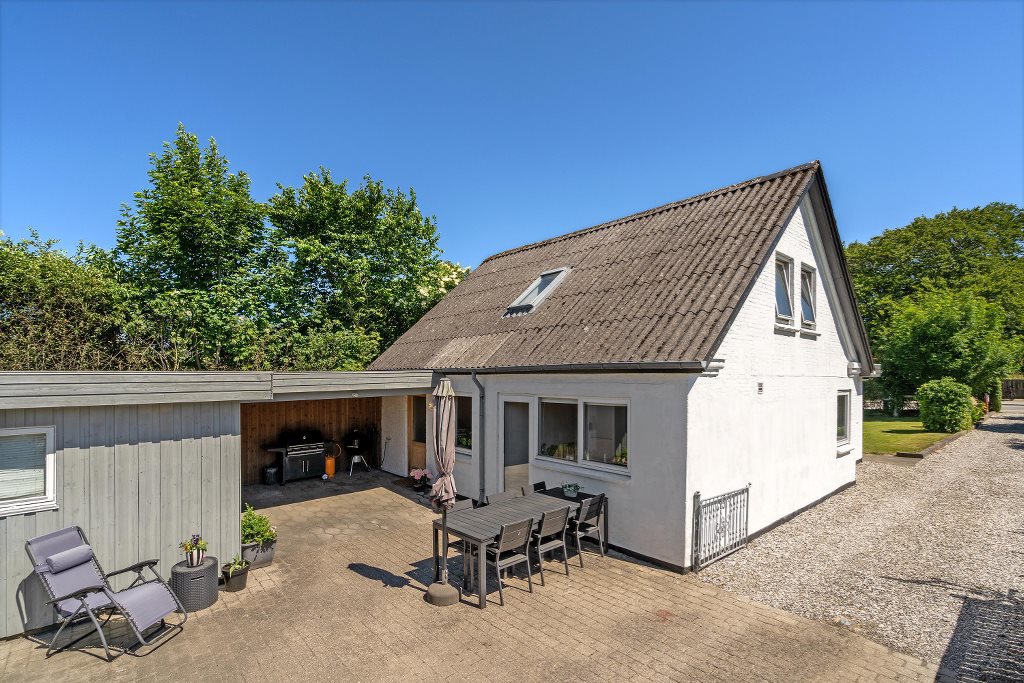 Villa på Søndergade 108 8620 Kjellerup.