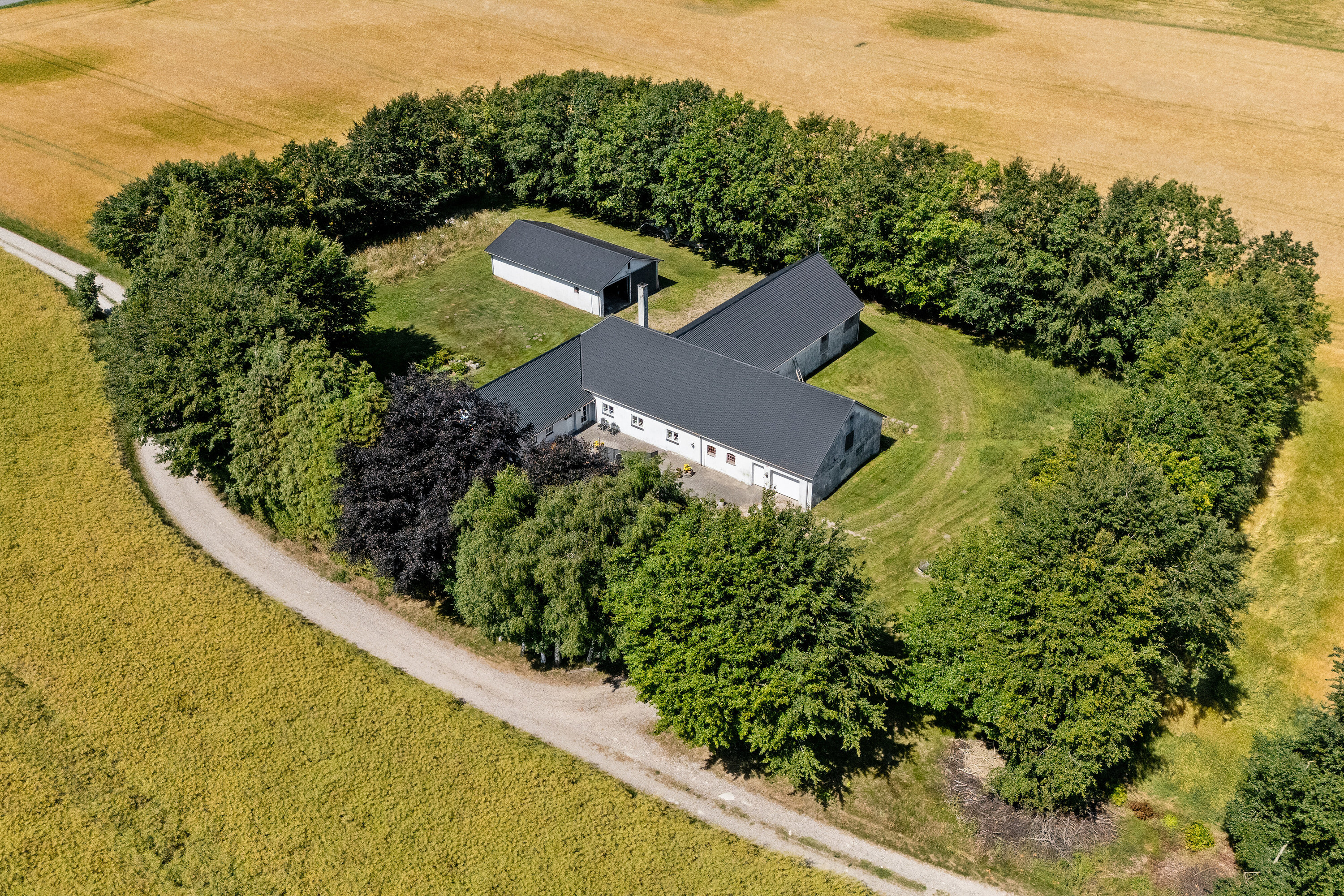 Landejendom på Hvarre Hedevej 9 9510 Arden.