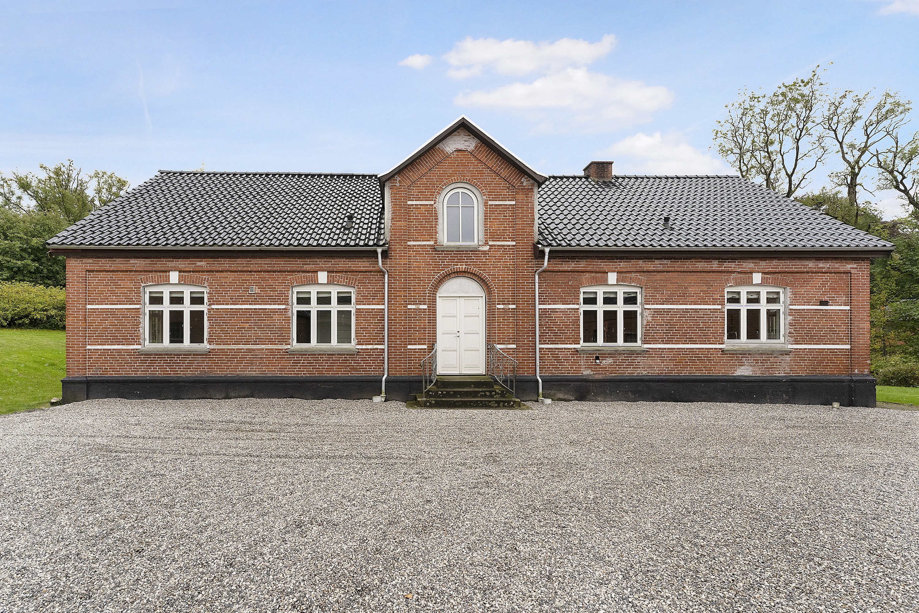 Landejendom på Jens Bassesvej 1 8543 Hornslet.