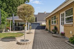 Vinkelvej 1, 8732 Hovedgård