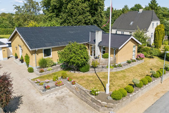 Vinkelvej 1, 8732 Hovedgård