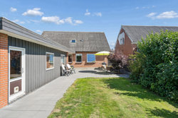 Langgade 5, 8350 Hundslund