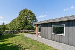 Langgade 5, 8350 Hundslund