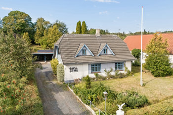 Rostvedvej 9, 8410 Rønde