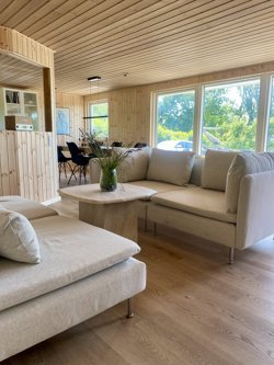 Stenvendervej 8, Følle Strand, 8410 Rønde