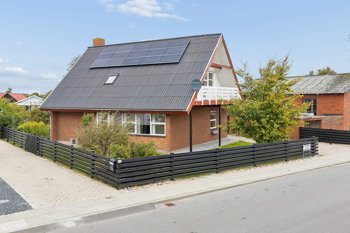 Stationsvej 34, 9970 Strandby