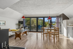 Lomvievej 1, Følle Strand, 8410 Rønde